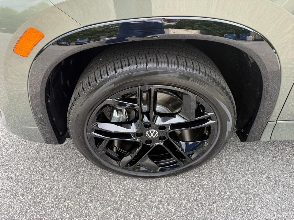 3VVGR7RM8TM131537 2026 Volkswagen Tiguan SE R-Line Black