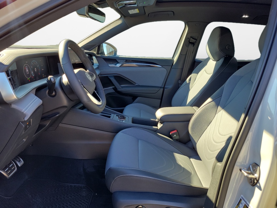 3VVGR7RM9TM037246 2026 Volkswagen Tiguan SE R-Line Black