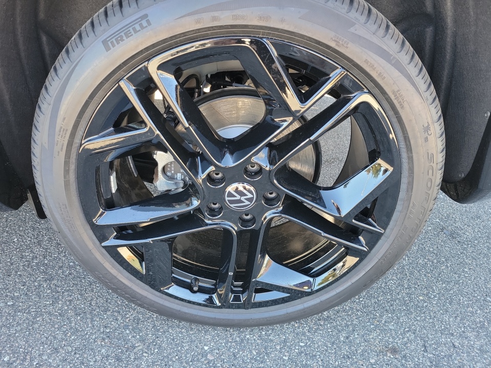 3VVGR7RM9TM037246 2026 Volkswagen Tiguan SE R-Line Black