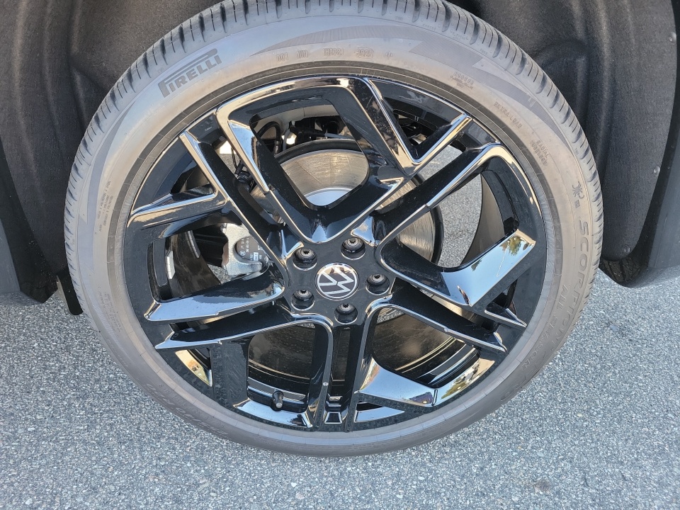 3VVGR7RM9TM037246 2026 Volkswagen Tiguan SE R-Line Black