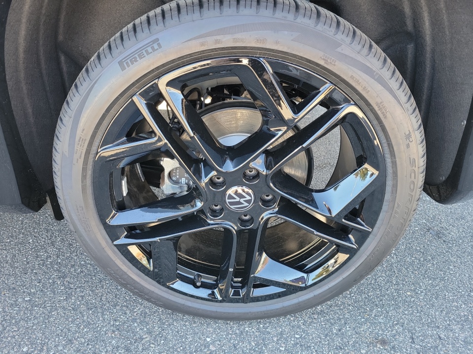 3VVGR7RM9TM037246 2026 Volkswagen Tiguan SE R-Line Black