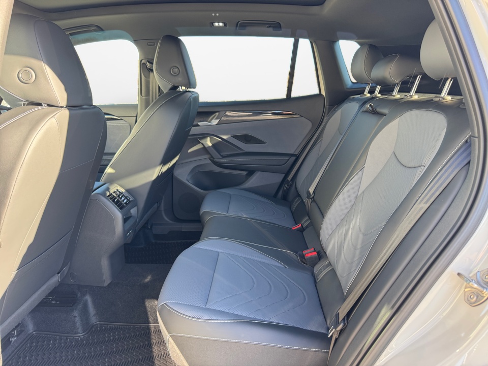 3VVGR7RM9TM040924 2026 Volkswagen Tiguan SE R-Line Black