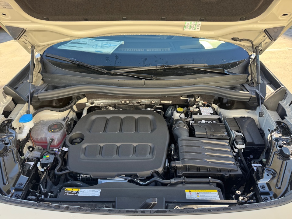 3VVGR7RM9TM040924 2026 Volkswagen Tiguan SE R-Line Black