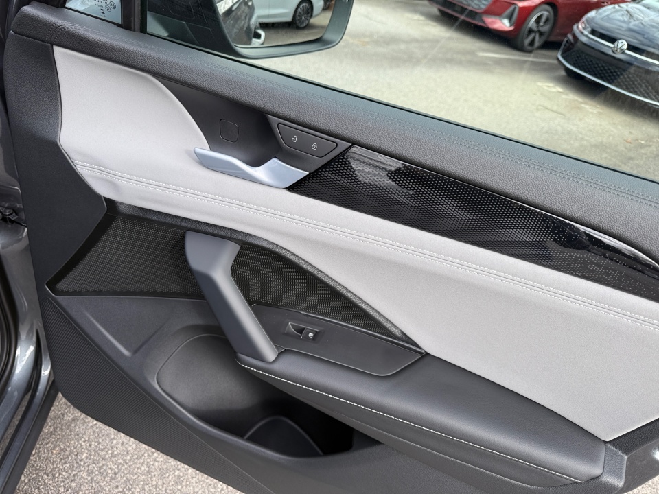 3VVGR7RM9TM056184 2026 Volkswagen Tiguan SE R-Line Black