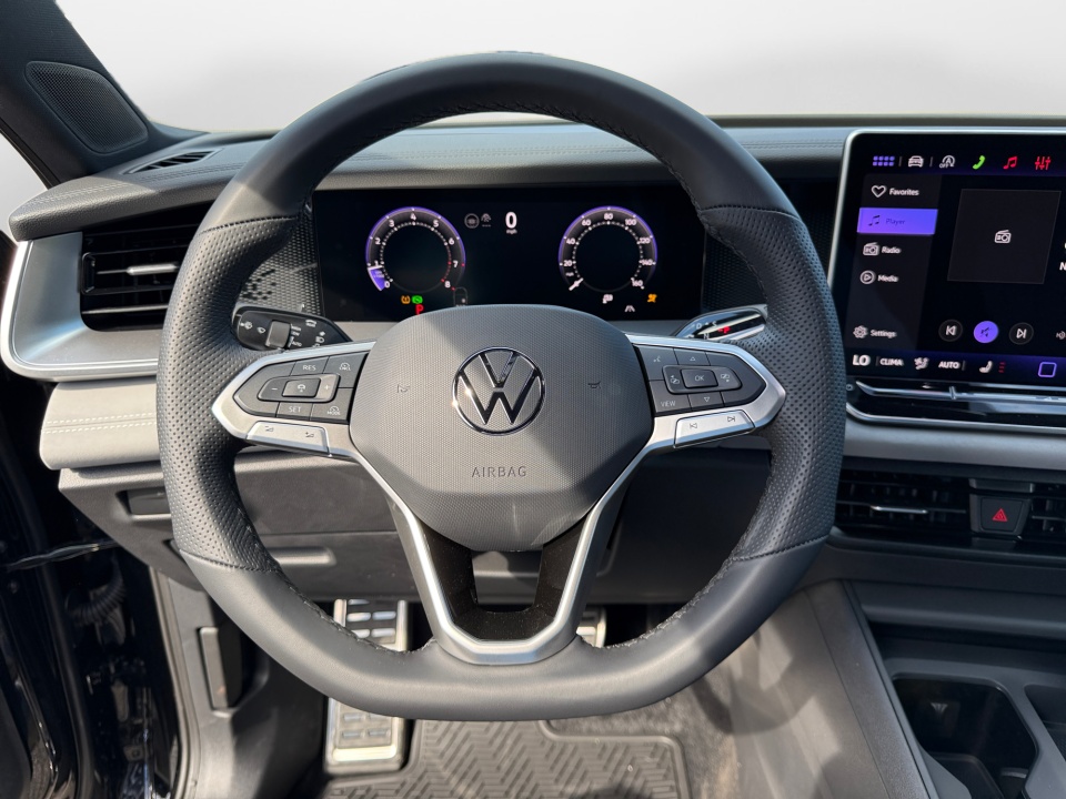 3VVGR7RMXTM001971 2026 Volkswagen Tiguan SE R-Line Black