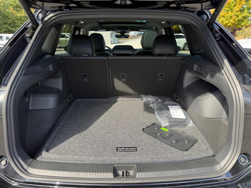 3VVGR7RMXTM001971 2026 Volkswagen Tiguan SE R-Line Black