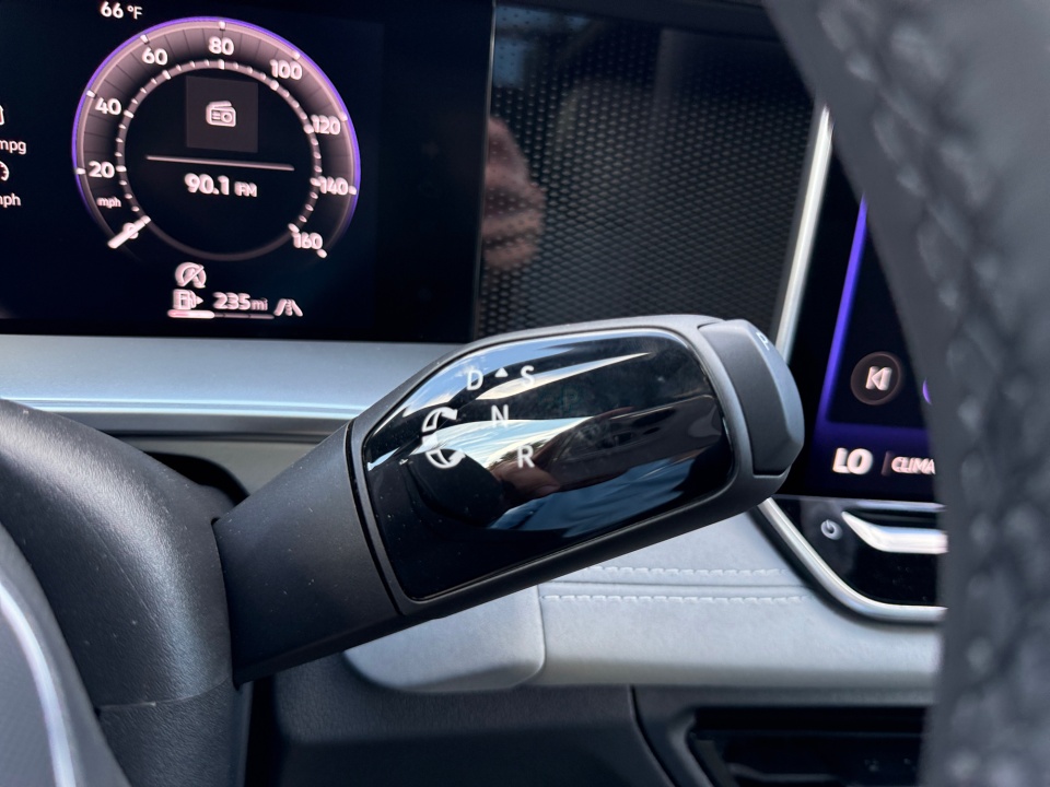 3VVGR7RMXTM001971 2026 Volkswagen Tiguan SE R-Line Black