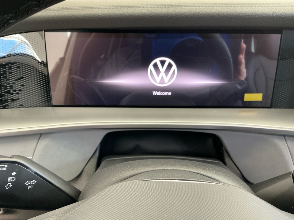 3VVGR7RMXTM027549 2026 Volkswagen Tiguan SE R-Line Black