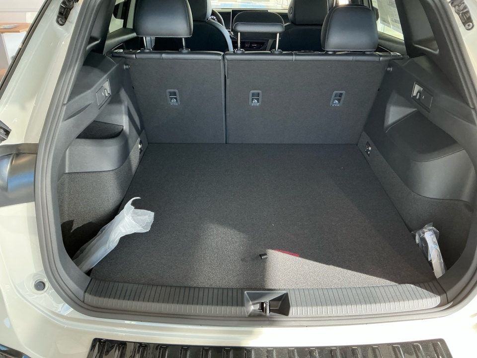 3VVGR7RMXTM027549 2026 Volkswagen Tiguan SE R-Line Black