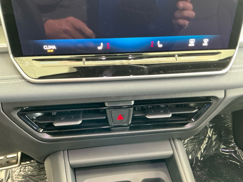 3VVGR7RMXTM027549 2026 Volkswagen Tiguan SE R-Line Black