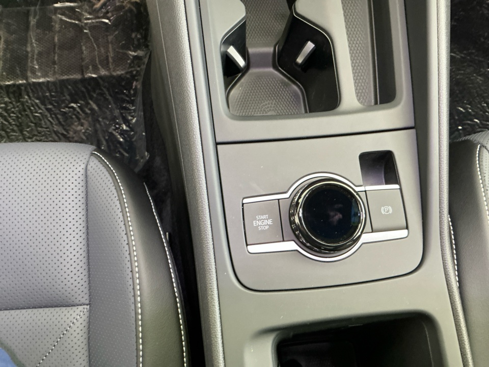 3VVGR7RMXTM027549 2026 Volkswagen Tiguan SE R-Line Black