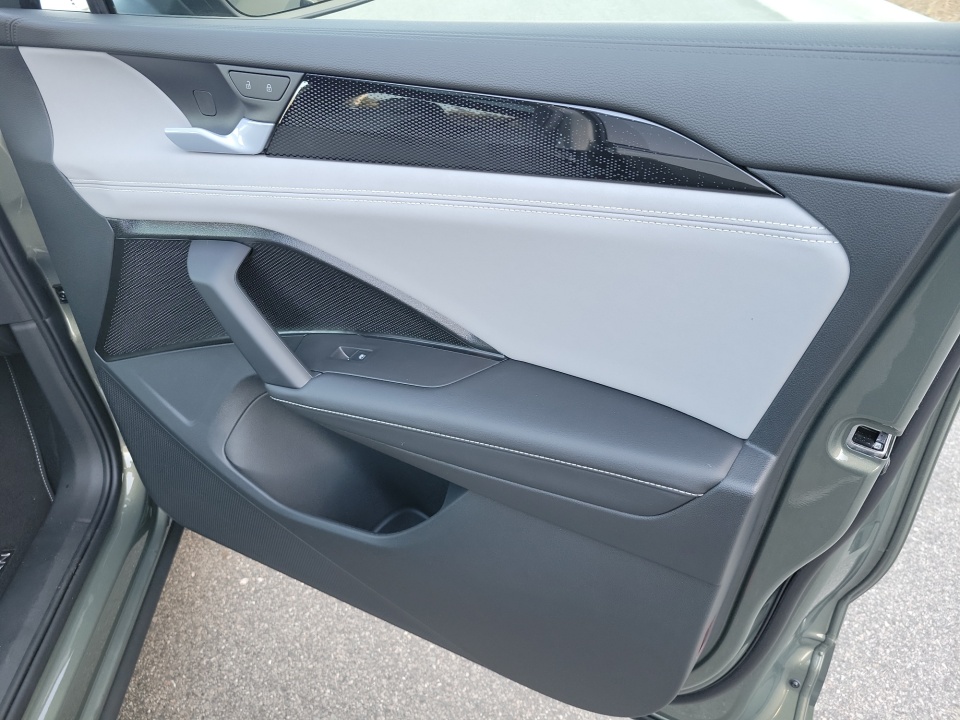 3VVHR7RM1TM061318 2026 Volkswagen Tiguan SE R-Line Black