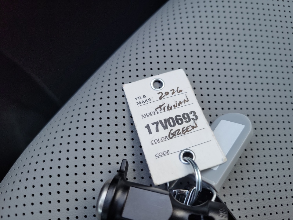 3VVHR7RM1TM061318 2026 Volkswagen Tiguan SE R-Line Black