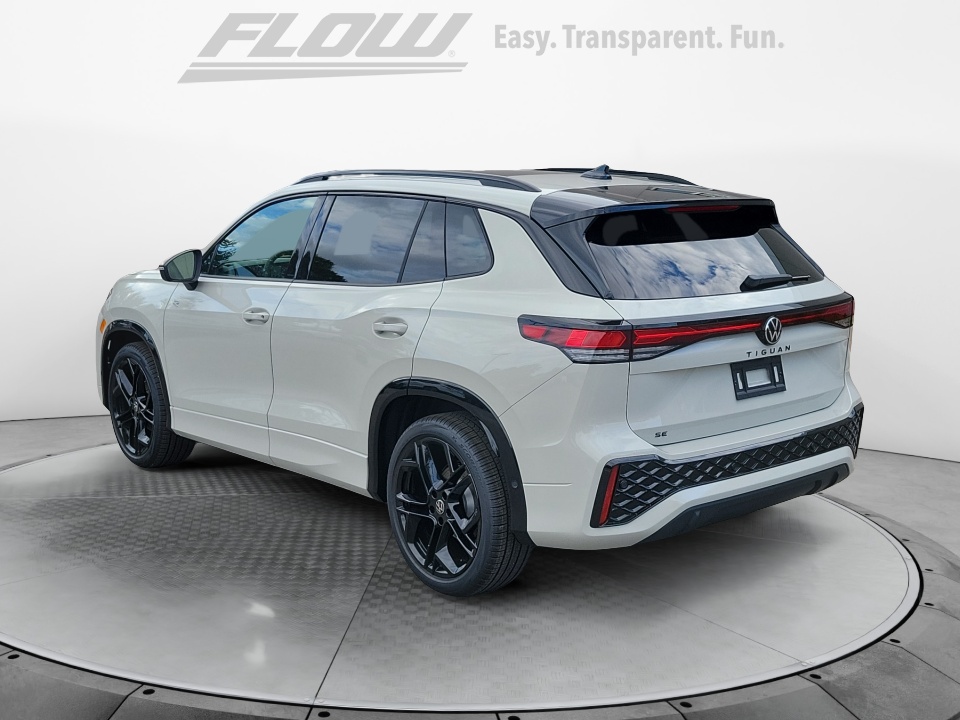 3VVHR7RM2TM043779 2026 Volkswagen Tiguan SE R-Line Black