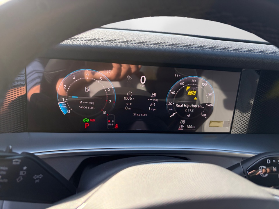 3VVHR7RM2TM045094 2026 Volkswagen Tiguan SE R-Line Black