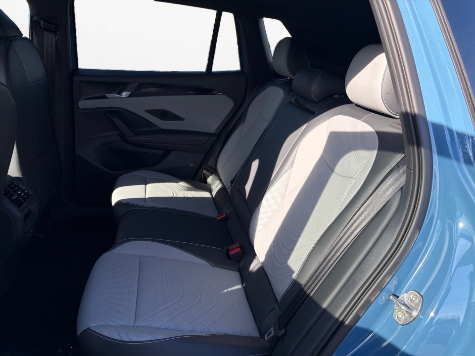 3VVHR7RM2TM045094 2026 Volkswagen Tiguan SE R-Line Black