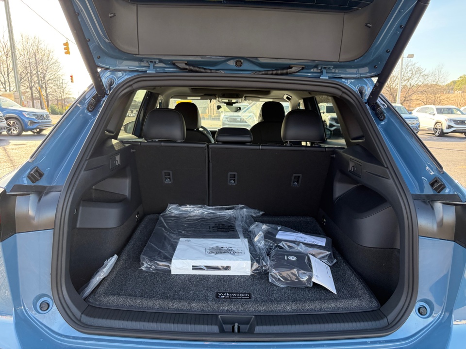 3VVHR7RM2TM045094 2026 Volkswagen Tiguan SE R-Line Black