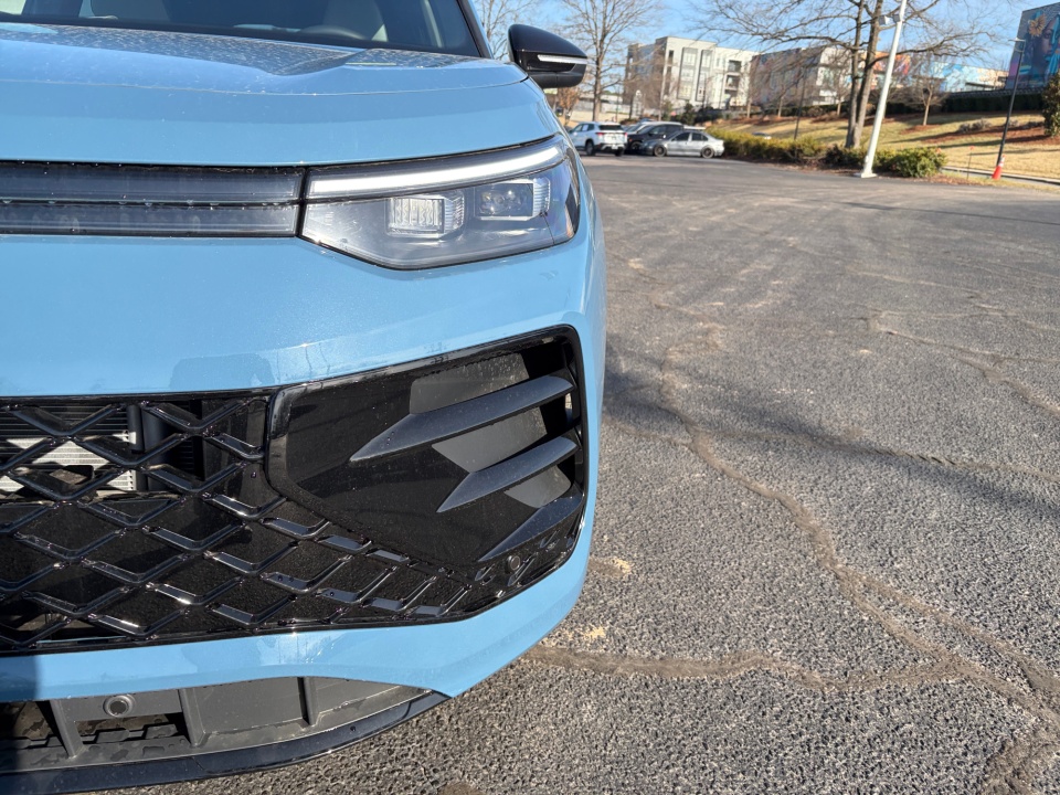 3VVHR7RM2TM045094 2026 Volkswagen Tiguan SE R-Line Black