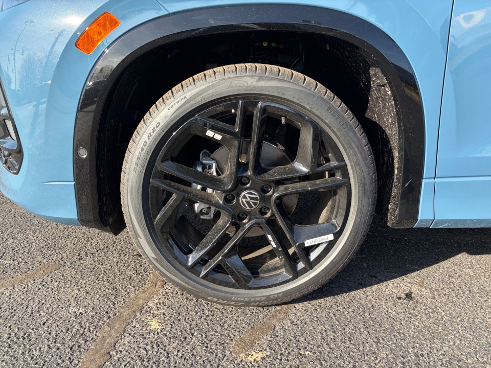 3VVHR7RM2TM045094 2026 Volkswagen Tiguan SE R-Line Black