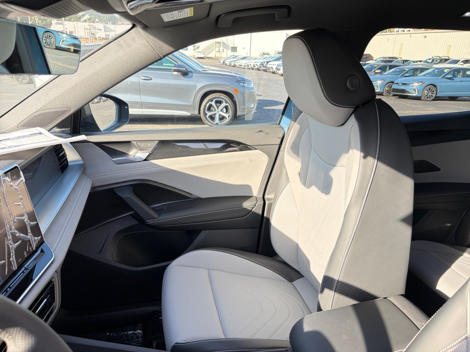 3VVHR7RM2TM045094 2026 Volkswagen Tiguan SE R-Line Black