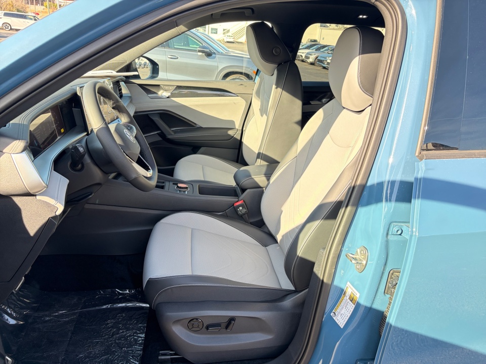 3VVHR7RM2TM045094 2026 Volkswagen Tiguan SE R-Line Black