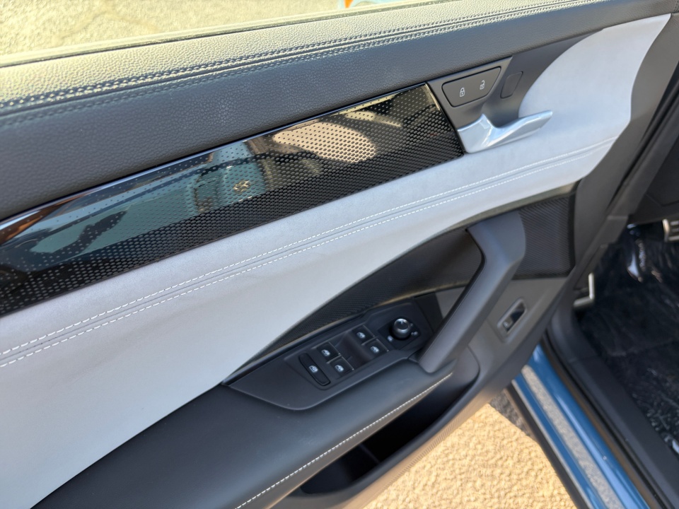 3VVHR7RM2TM045094 2026 Volkswagen Tiguan SE R-Line Black