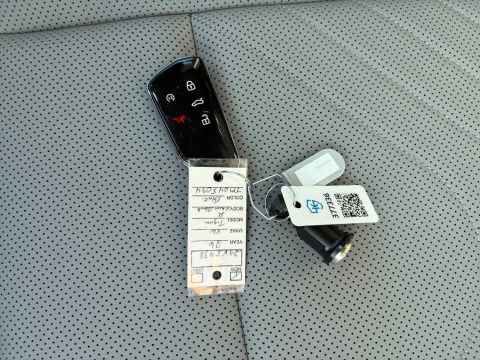 3VVHR7RM2TM045094 2026 Volkswagen Tiguan SE R-Line Black