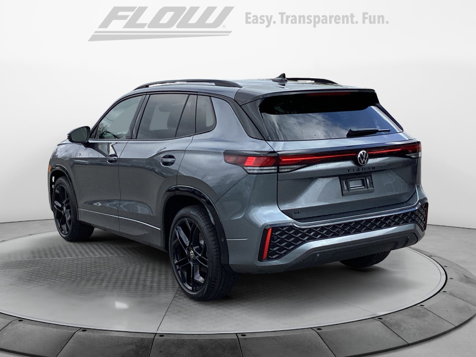 3VVHR7RM2TM066480 2026 Volkswagen Tiguan SE R-Line Black