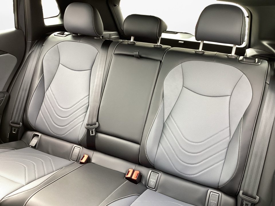 3VVHR7RM2TM066480 2026 Volkswagen Tiguan SE R-Line Black