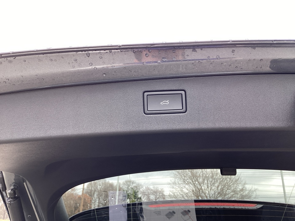 3VVHR7RM2TM066480 2026 Volkswagen Tiguan SE R-Line Black