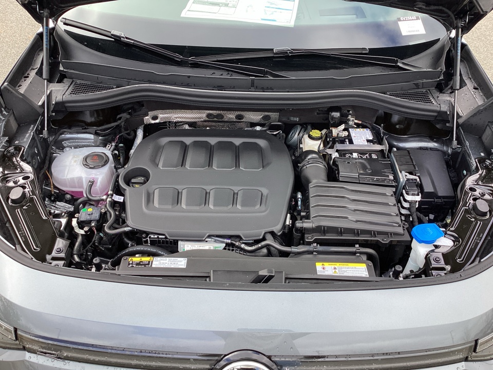 3VVHR7RM2TM066480 2026 Volkswagen Tiguan SE R-Line Black