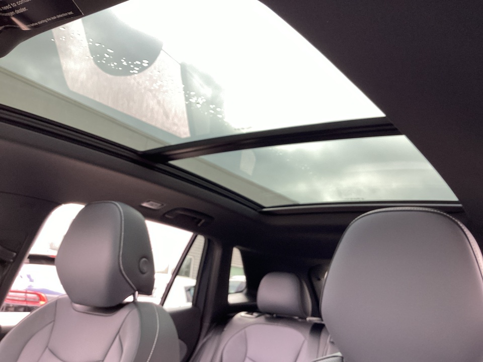 3VVHR7RM2TM066480 2026 Volkswagen Tiguan SE R-Line Black