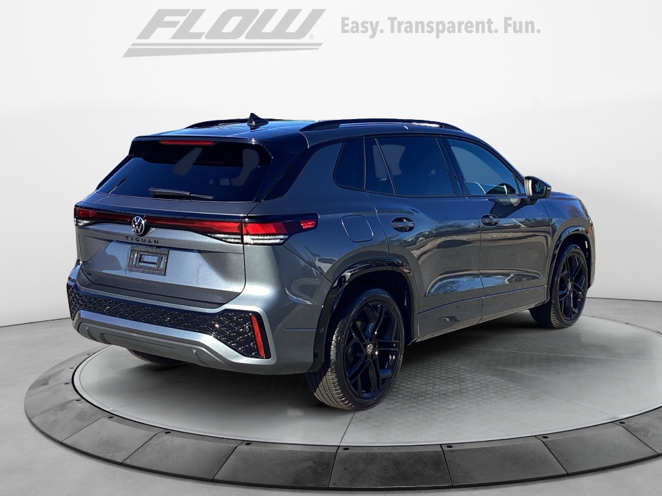 3VVHR7RM3TM051986 2026 Volkswagen Tiguan SE R-Line Black