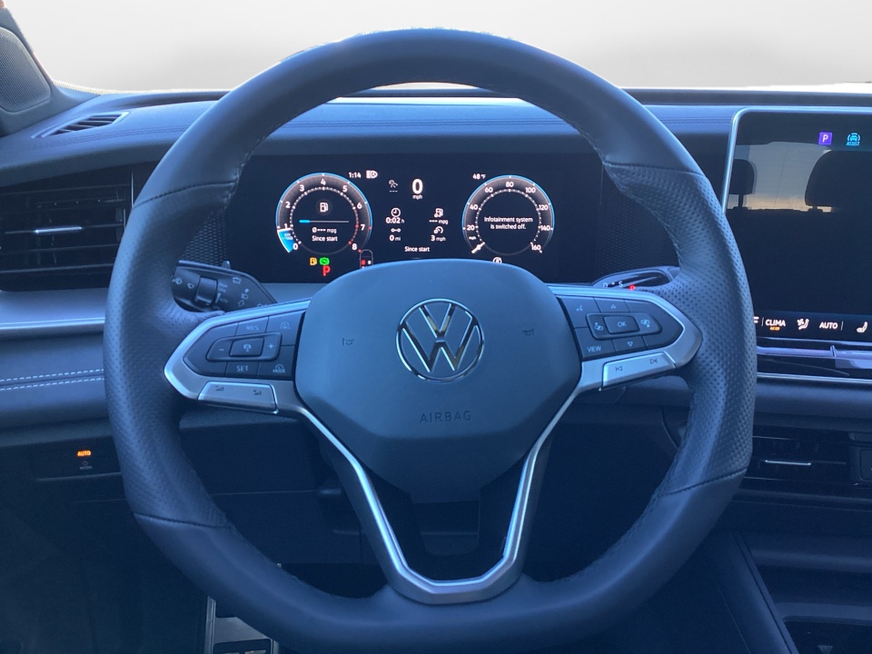 3VVHR7RM3TM051986 2026 Volkswagen Tiguan SE R-Line Black