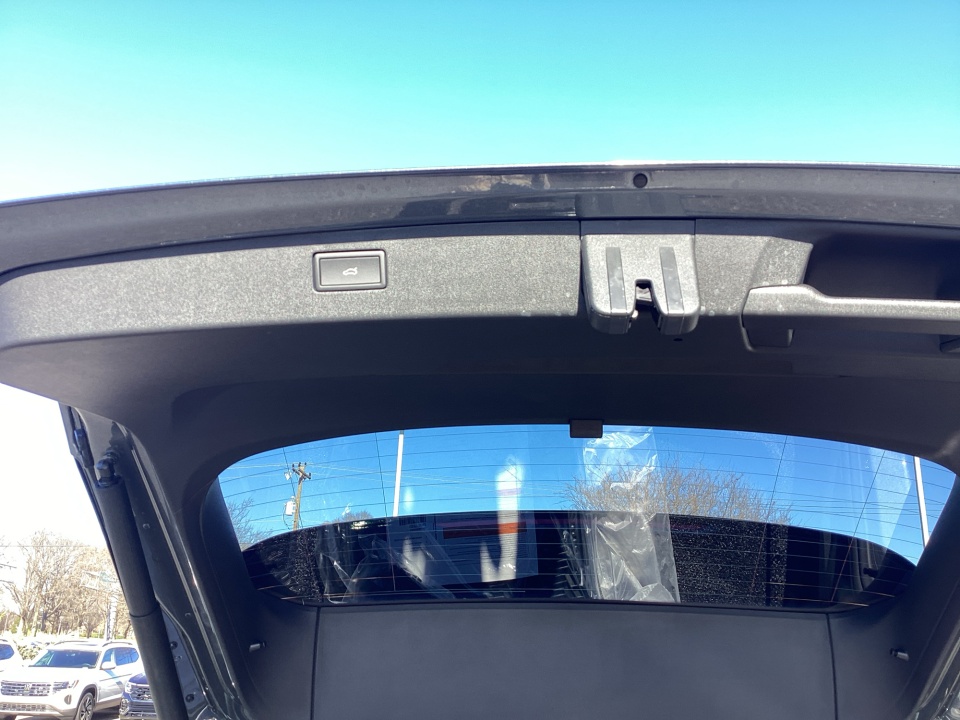 3VVHR7RM3TM051986 2026 Volkswagen Tiguan SE R-Line Black