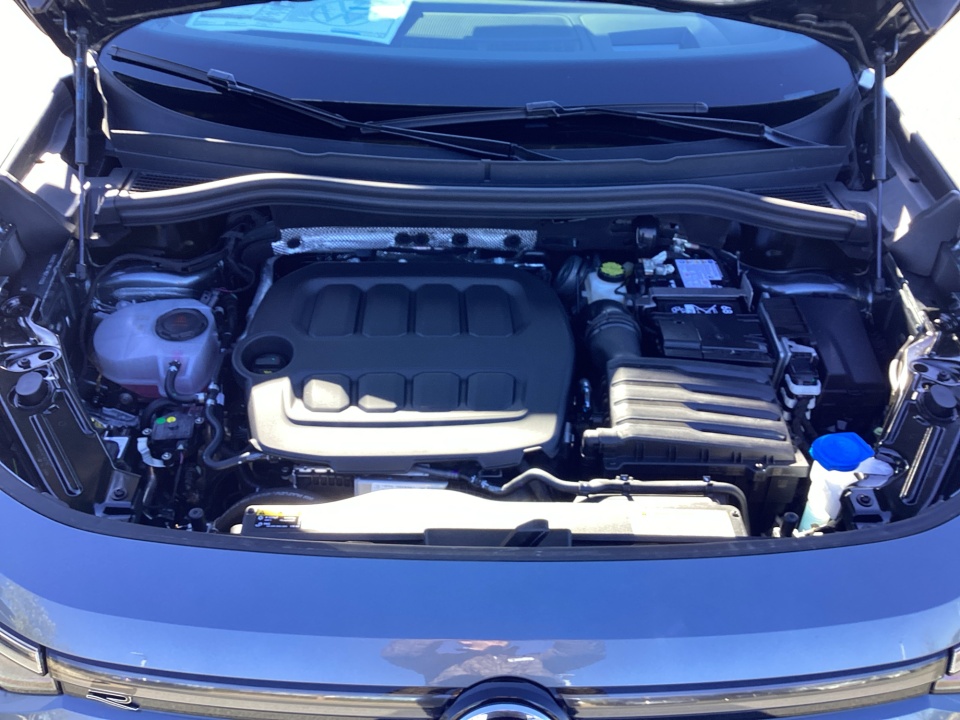 3VVHR7RM3TM051986 2026 Volkswagen Tiguan SE R-Line Black