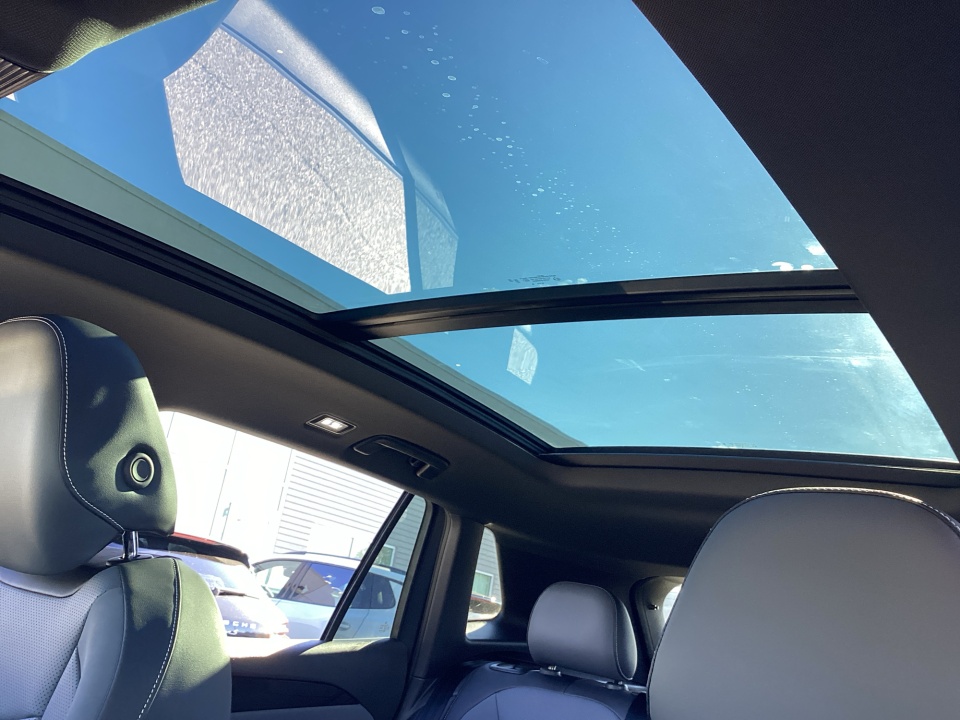 3VVHR7RM3TM051986 2026 Volkswagen Tiguan SE R-Line Black