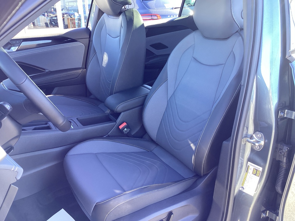 3VVHR7RM3TM051986 2026 Volkswagen Tiguan SE R-Line Black