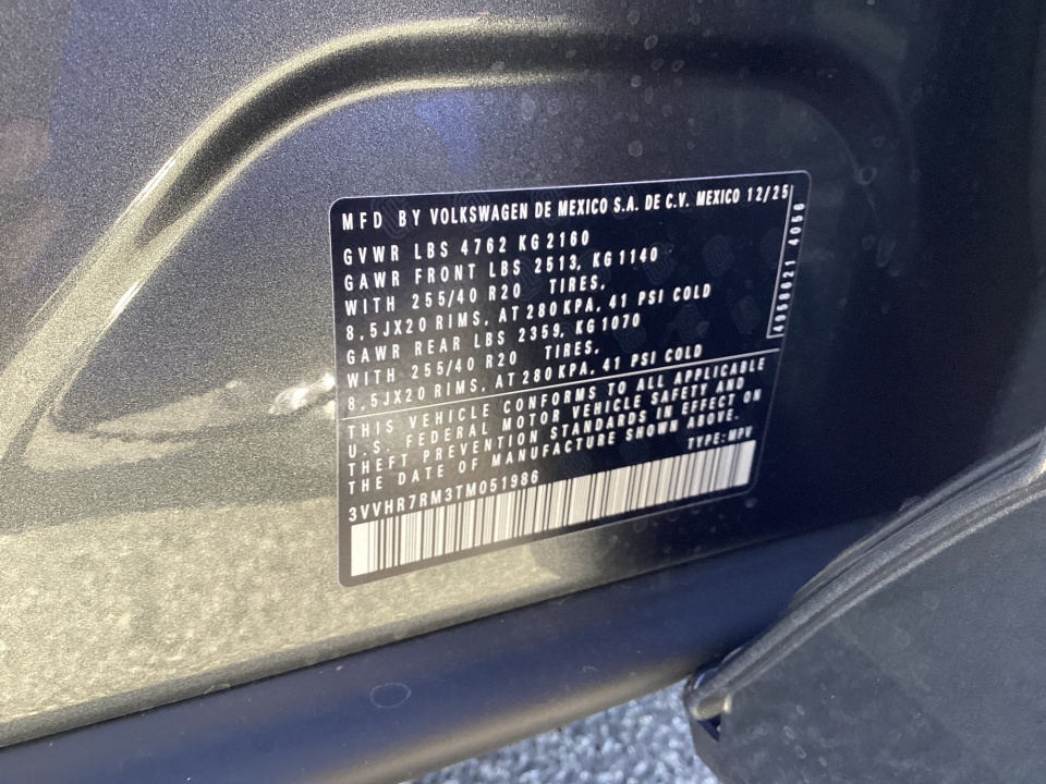 3VVHR7RM3TM051986 2026 Volkswagen Tiguan SE R-Line Black