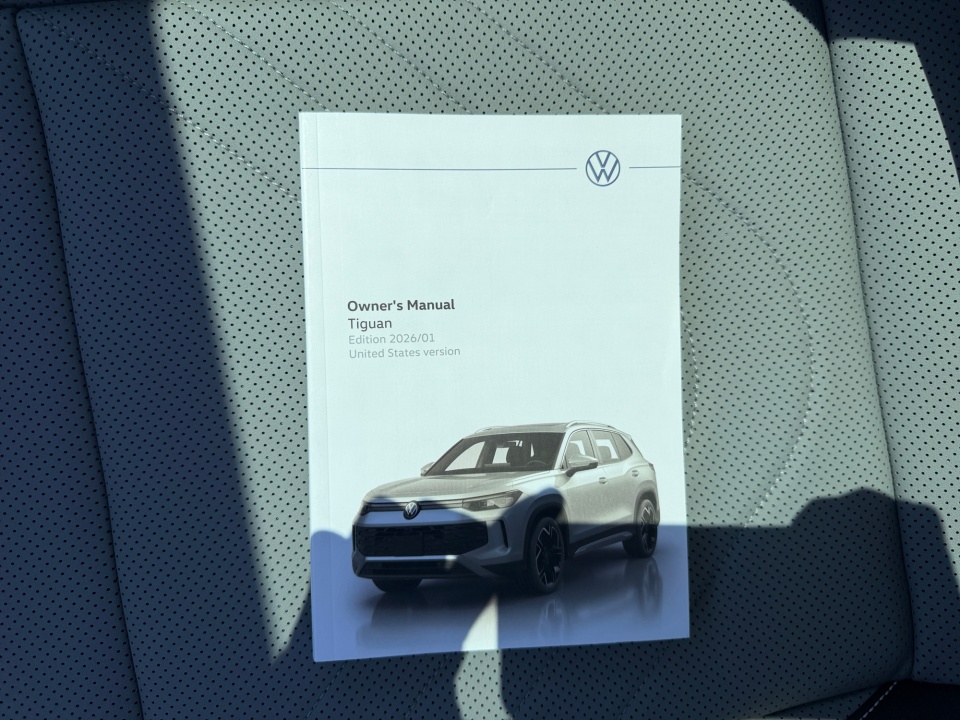 3VVHR7RM3TM116254 2026 Volkswagen Tiguan SE R-Line Black