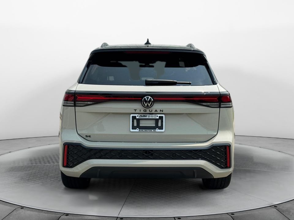 3VVHR7RM3TM133426 2026 Volkswagen Tiguan SE R-Line Black