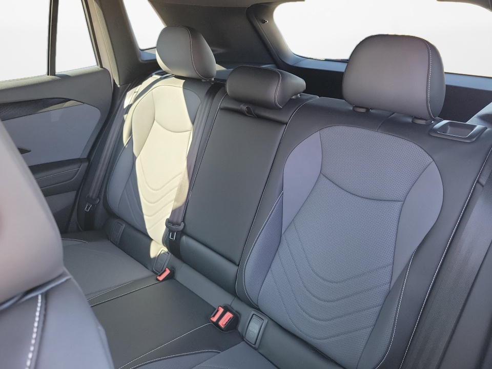 3VVHR7RM4TM050572 2026 Volkswagen Tiguan SE R-Line Black