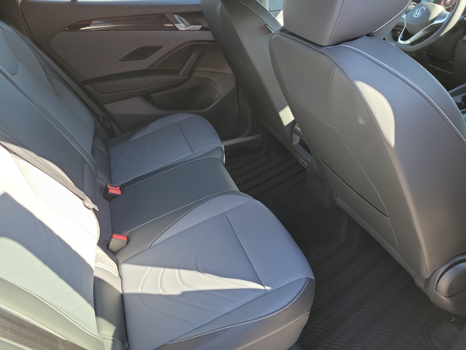 3VVHR7RM4TM050572 2026 Volkswagen Tiguan SE R-Line Black