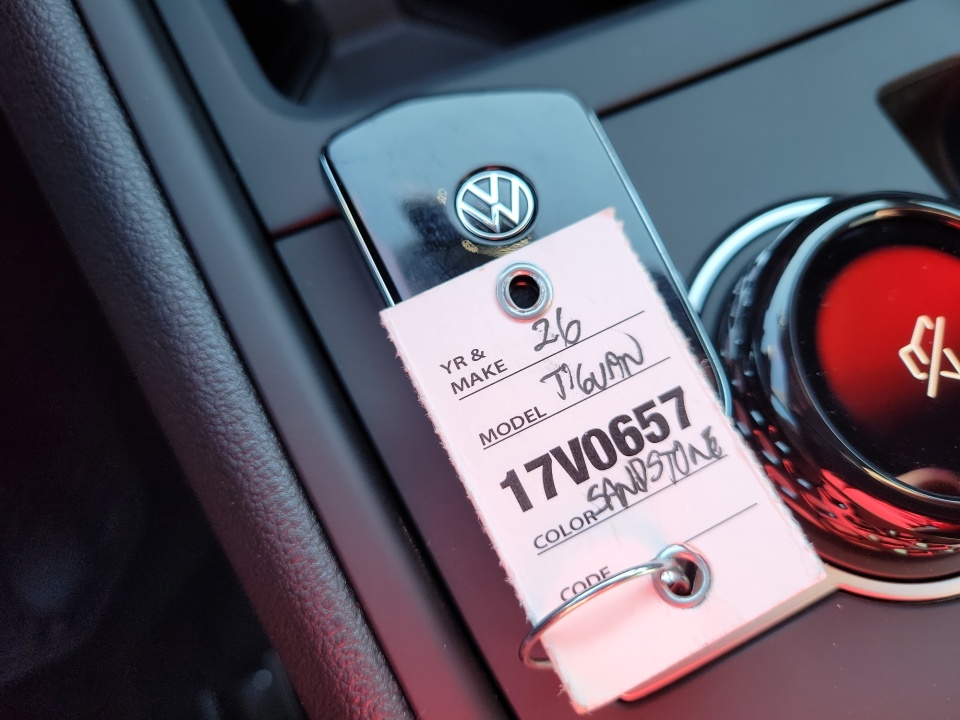 3VVHR7RM4TM050572 2026 Volkswagen Tiguan SE R-Line Black