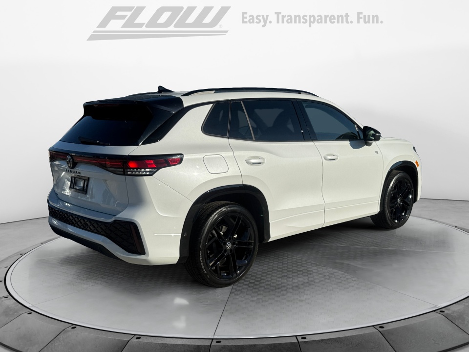 3VVHR7RM7TM010065 2026 Volkswagen Tiguan SE R-Line Black