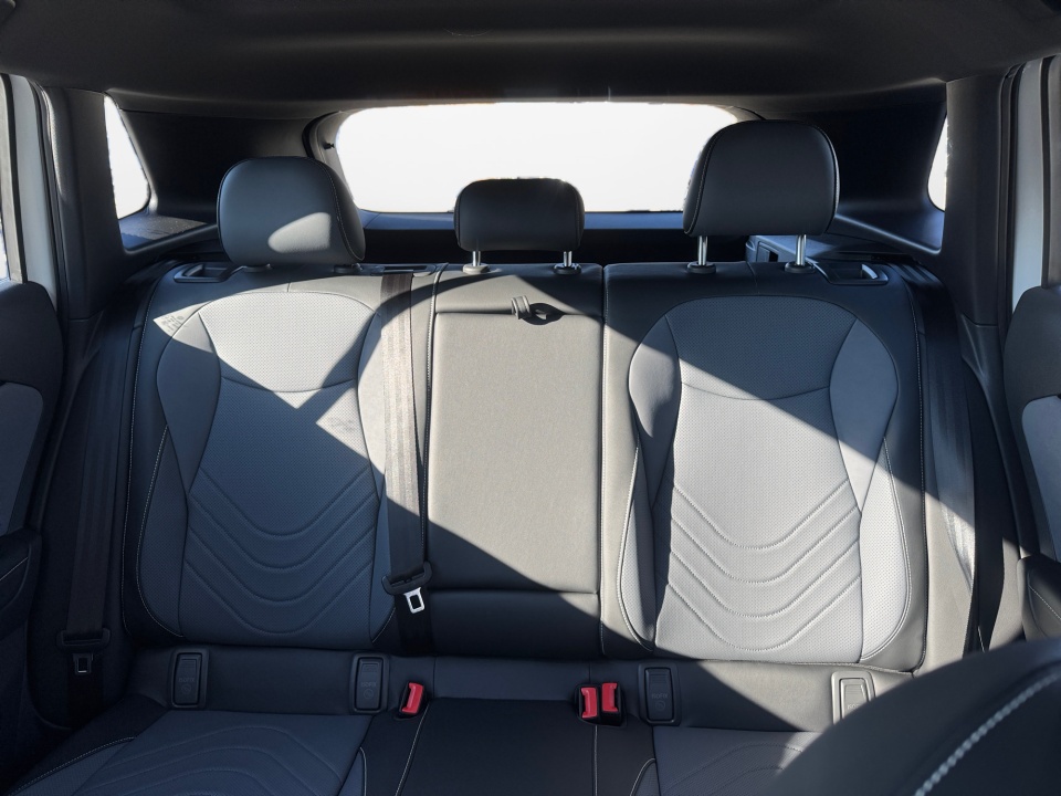 3VVHR7RM7TM010065 2026 Volkswagen Tiguan SE R-Line Black