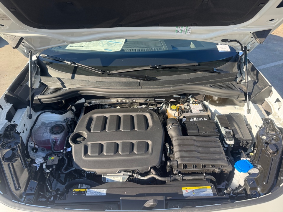 3VVHR7RM7TM010065 2026 Volkswagen Tiguan SE R-Line Black