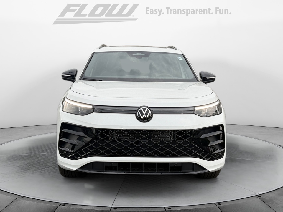 3VVHR7RM7TM083744 2026 Volkswagen Tiguan SE R-Line Black
