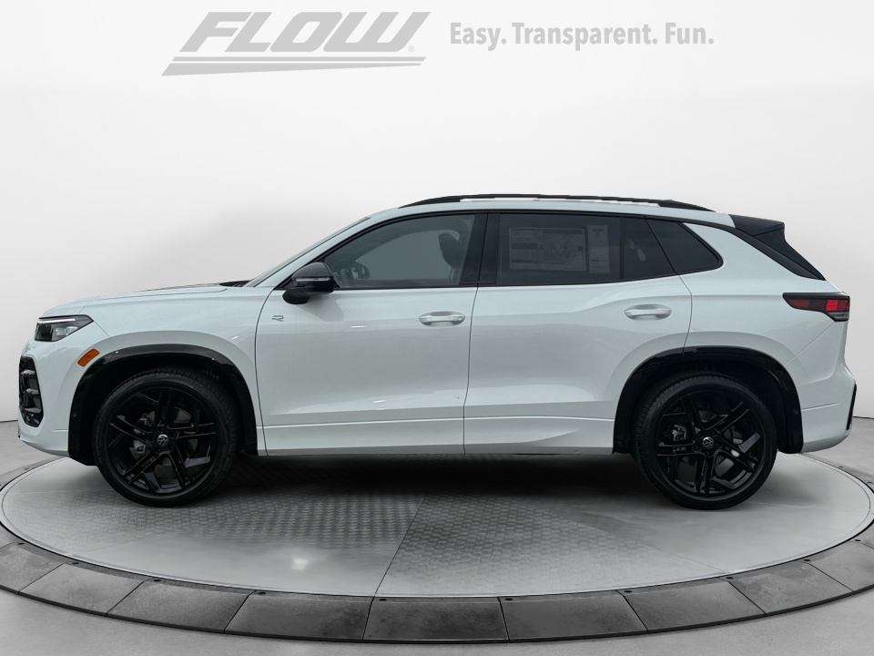 3VVHR7RM7TM083744 2026 Volkswagen Tiguan SE R-Line Black