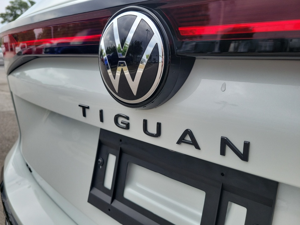 3VVHR7RMXTM131950 2026 Volkswagen Tiguan SE R-Line Black